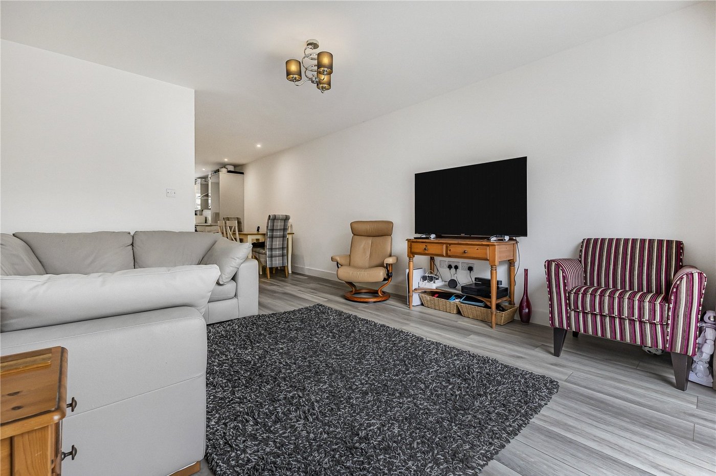 3 bedroom property for sale in Rainham | Robinson Michael & Jackson