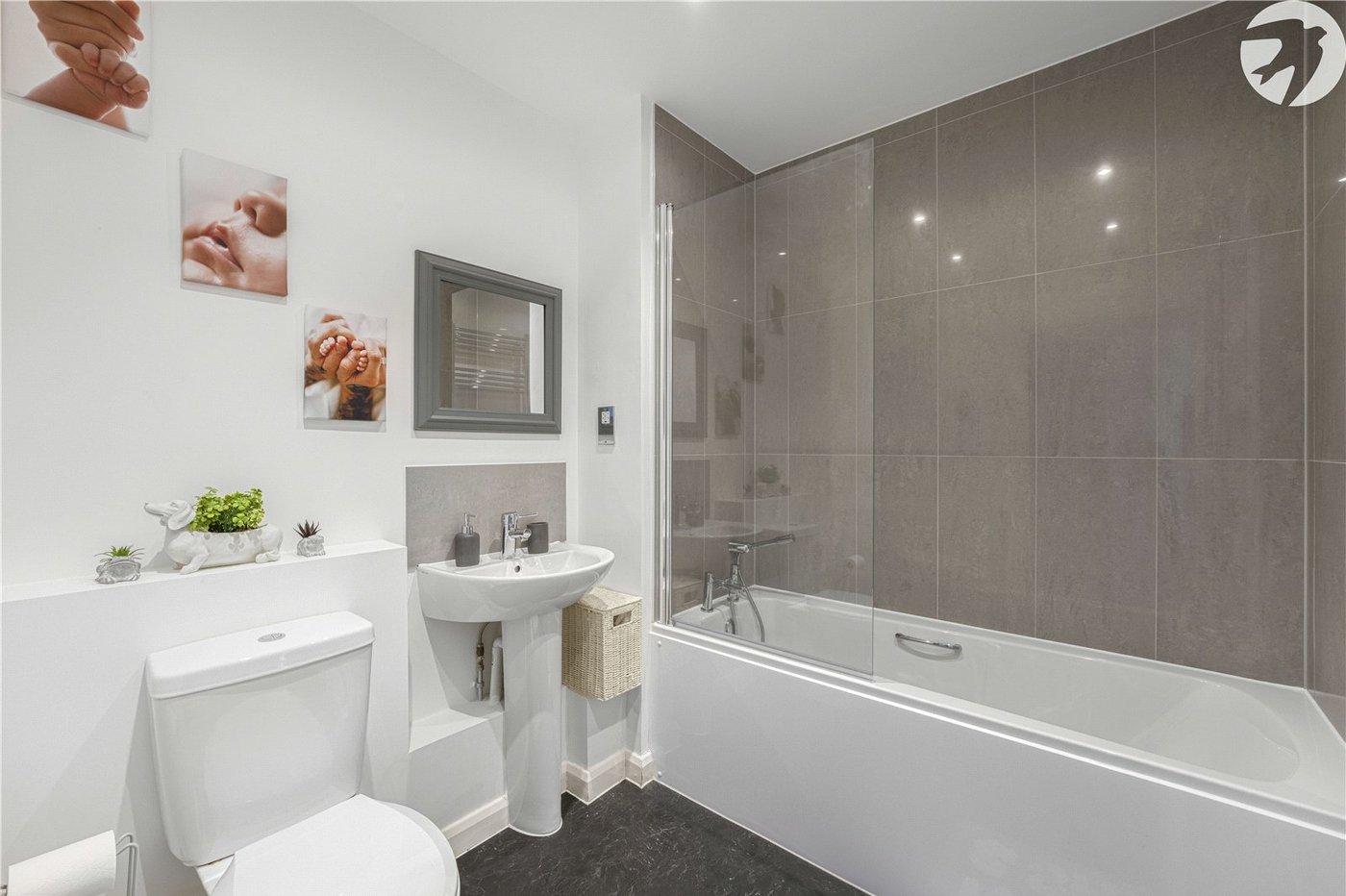 2 bedroom property for sale in Dartford | Robinson Jackson