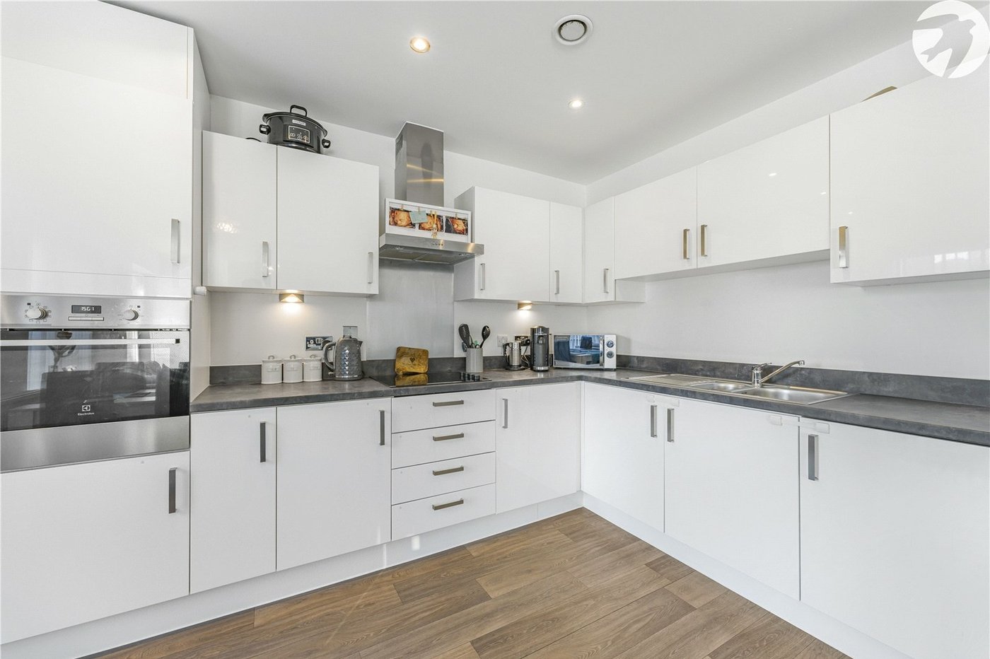 2 bedroom property for sale in Dartford | Robinson Jackson