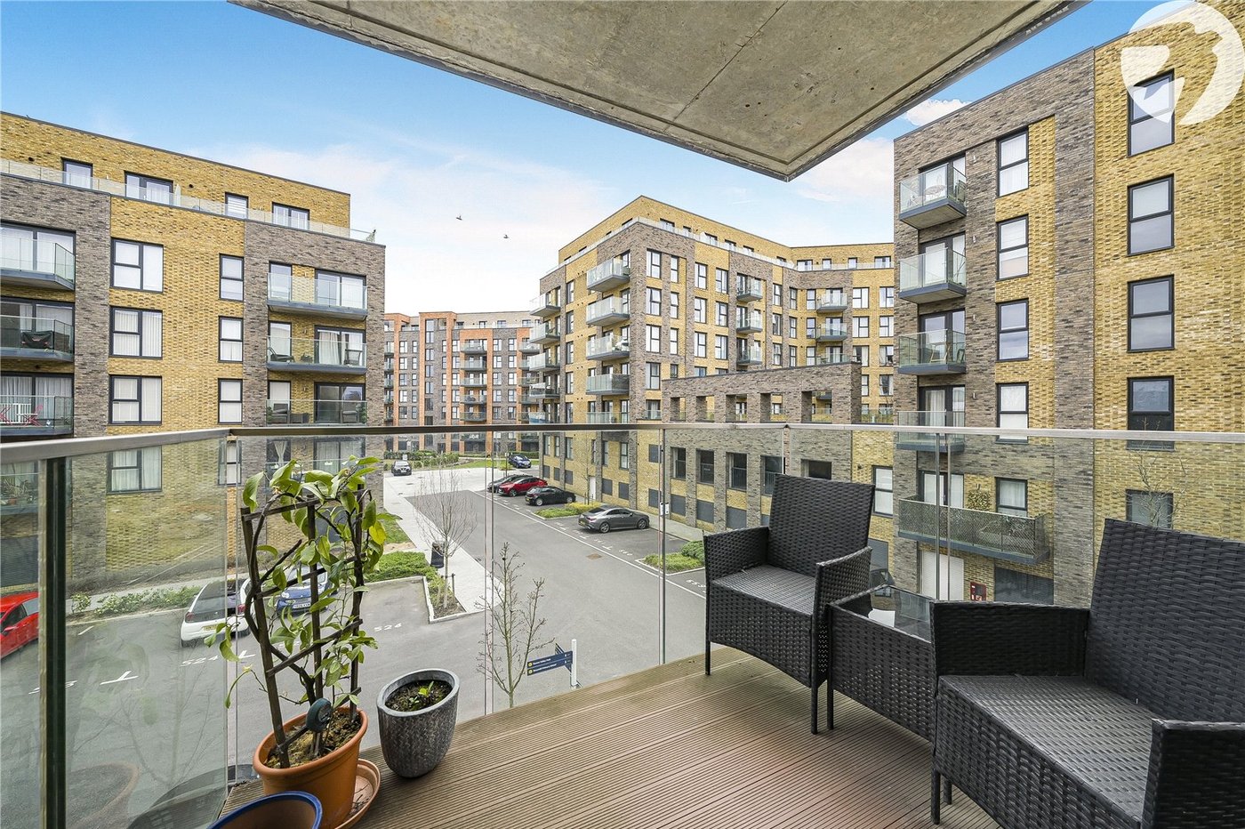 2 bedroom property for sale in Dartford | Robinson Jackson