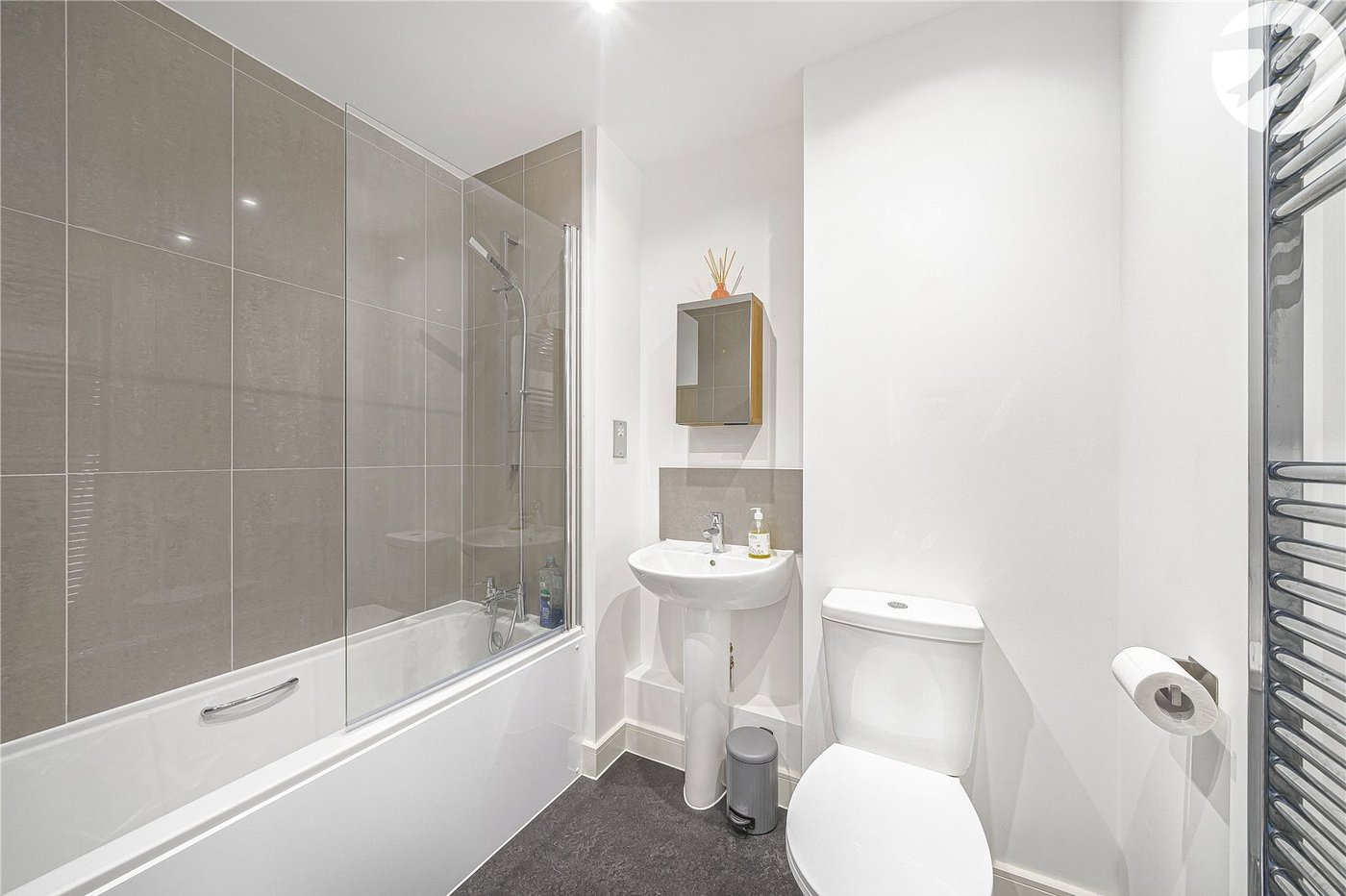 2 bedroom property for sale in Dartford | Robinson Jackson