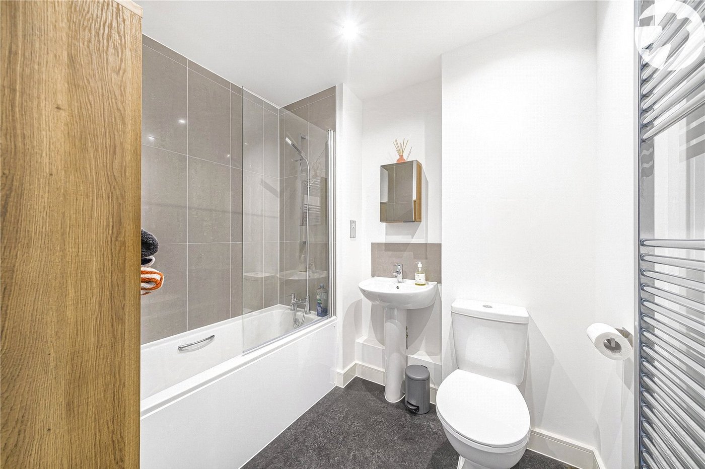 2 bedroom property for sale in Dartford | Robinson Jackson