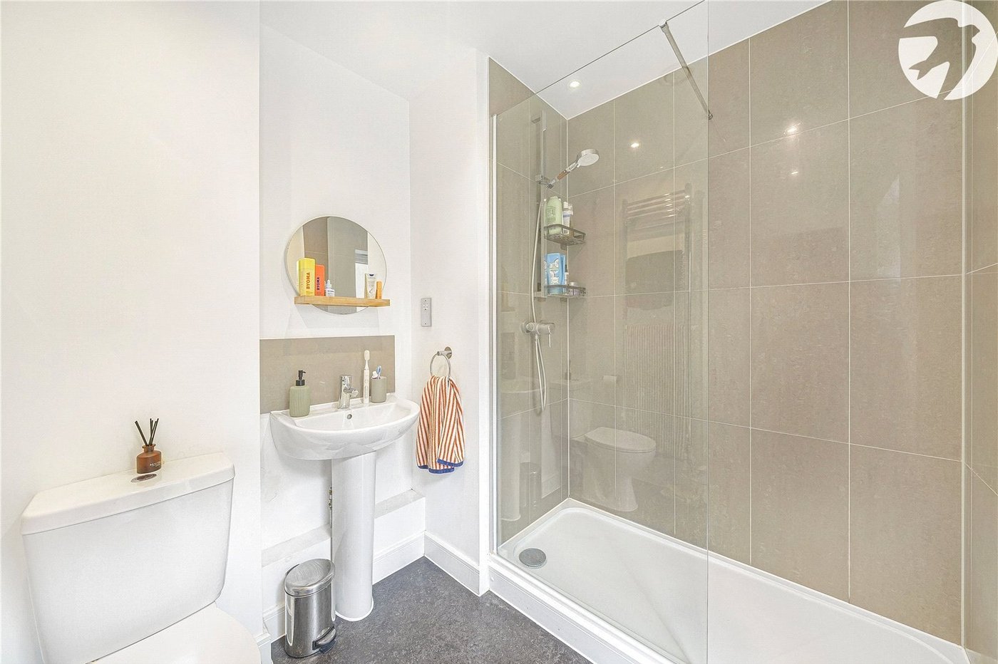 2 bedroom property for sale in Dartford | Robinson Jackson