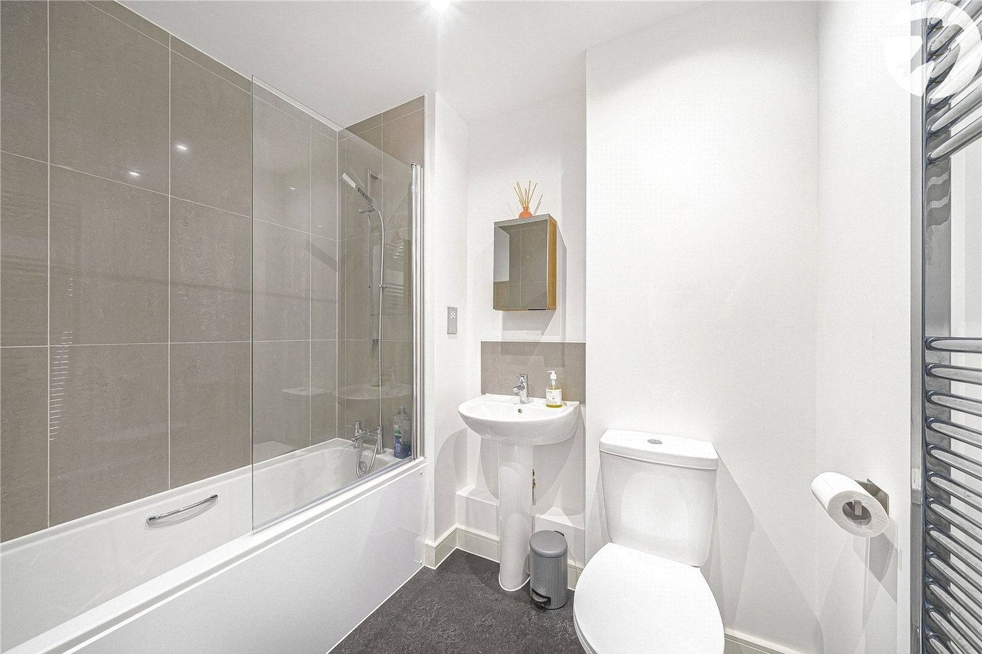 2 bedroom property for sale in Dartford | Robinson Jackson