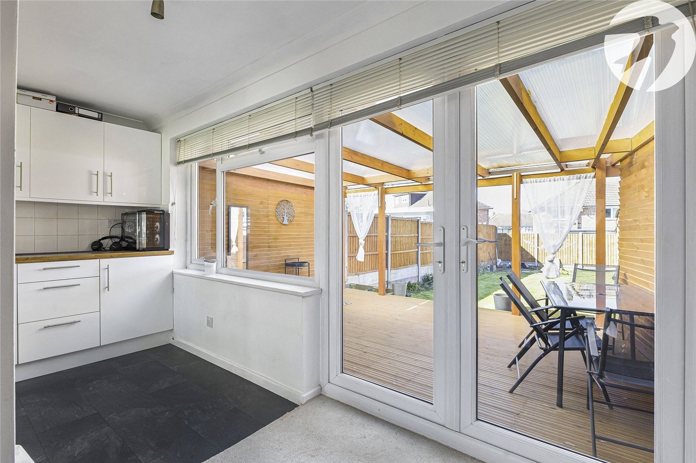 3 bedroom house to rent in Wainscott | Robinson Michael & Jackson