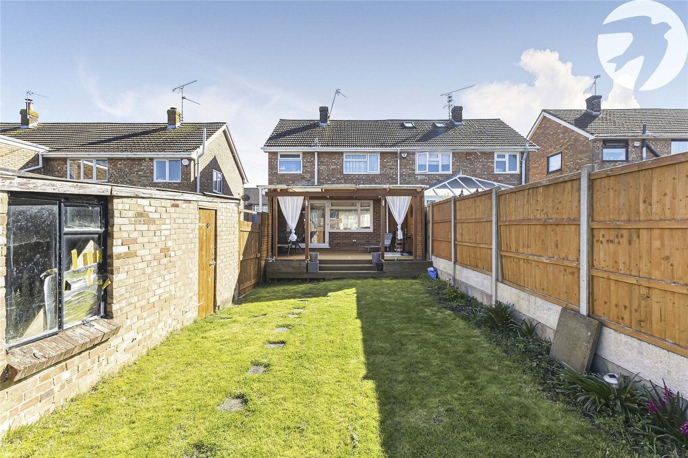 3 bedroom house to rent in Wainscott | Robinson Michael & Jackson