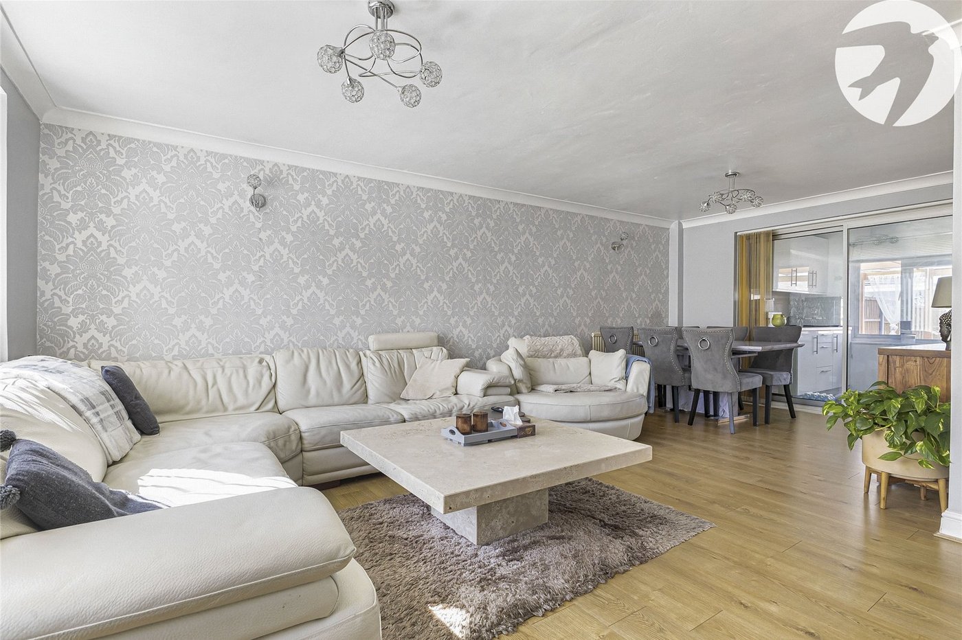 3 bedroom house to rent in Wainscott | Robinson Michael & Jackson