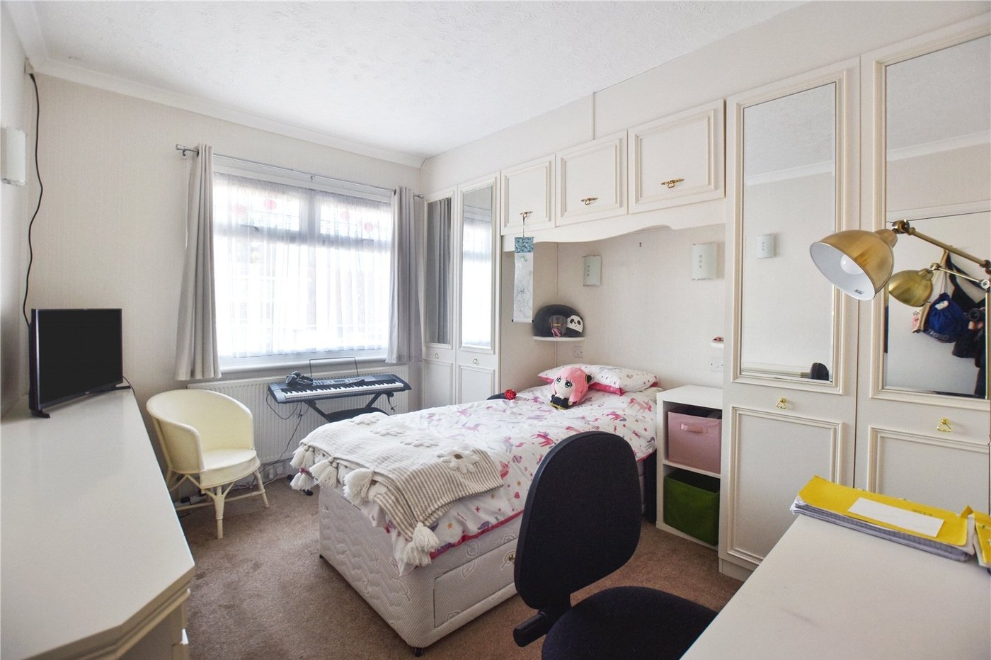 3 bedroom bungalow for sale in Joydens Wood | Robinson Jackson