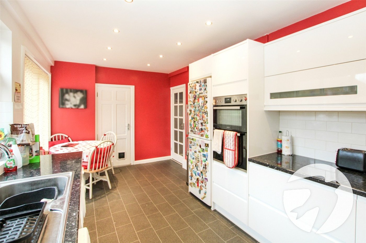 3 bedroom house for sale in London | Robinson Jackson