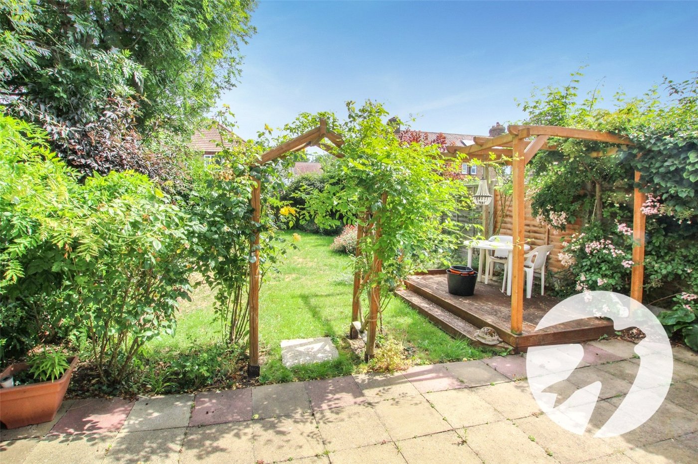 3 bedroom house for sale in London | Robinson Jackson