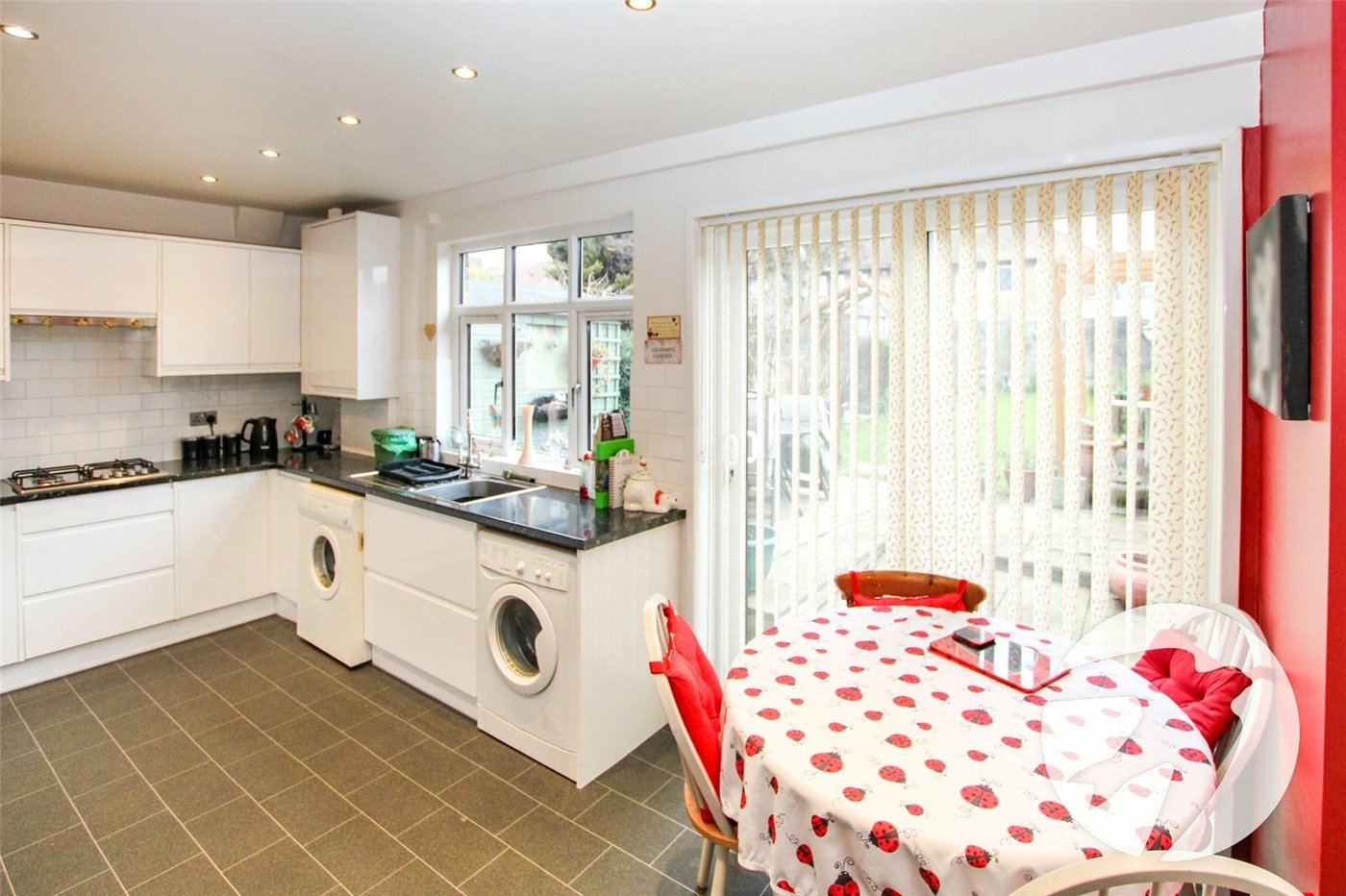 3 bedroom house for sale in London | Robinson Jackson