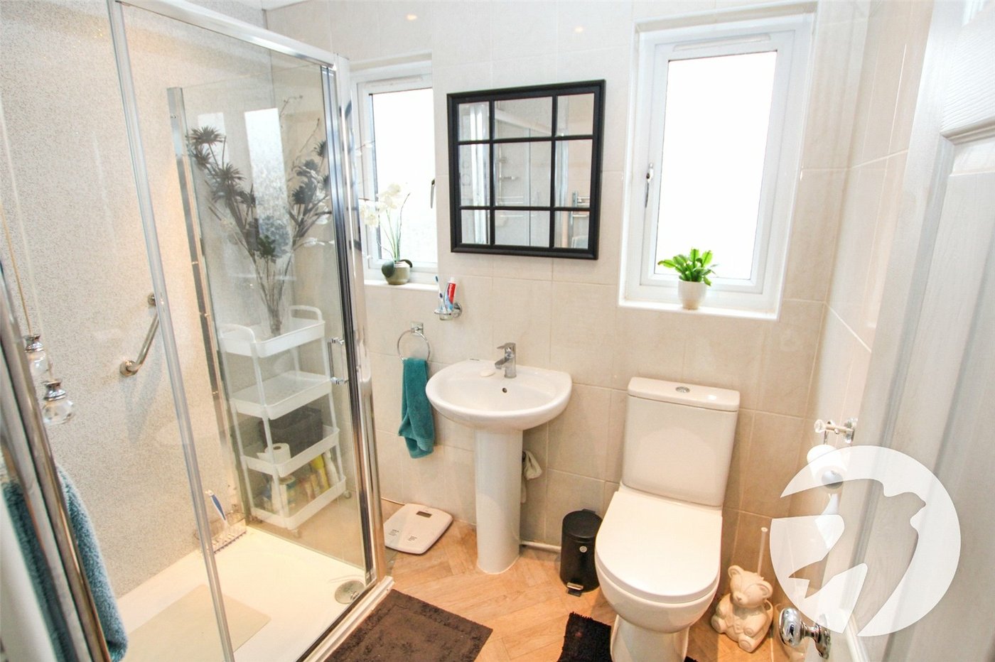 3 bedroom house for sale in London | Robinson Jackson