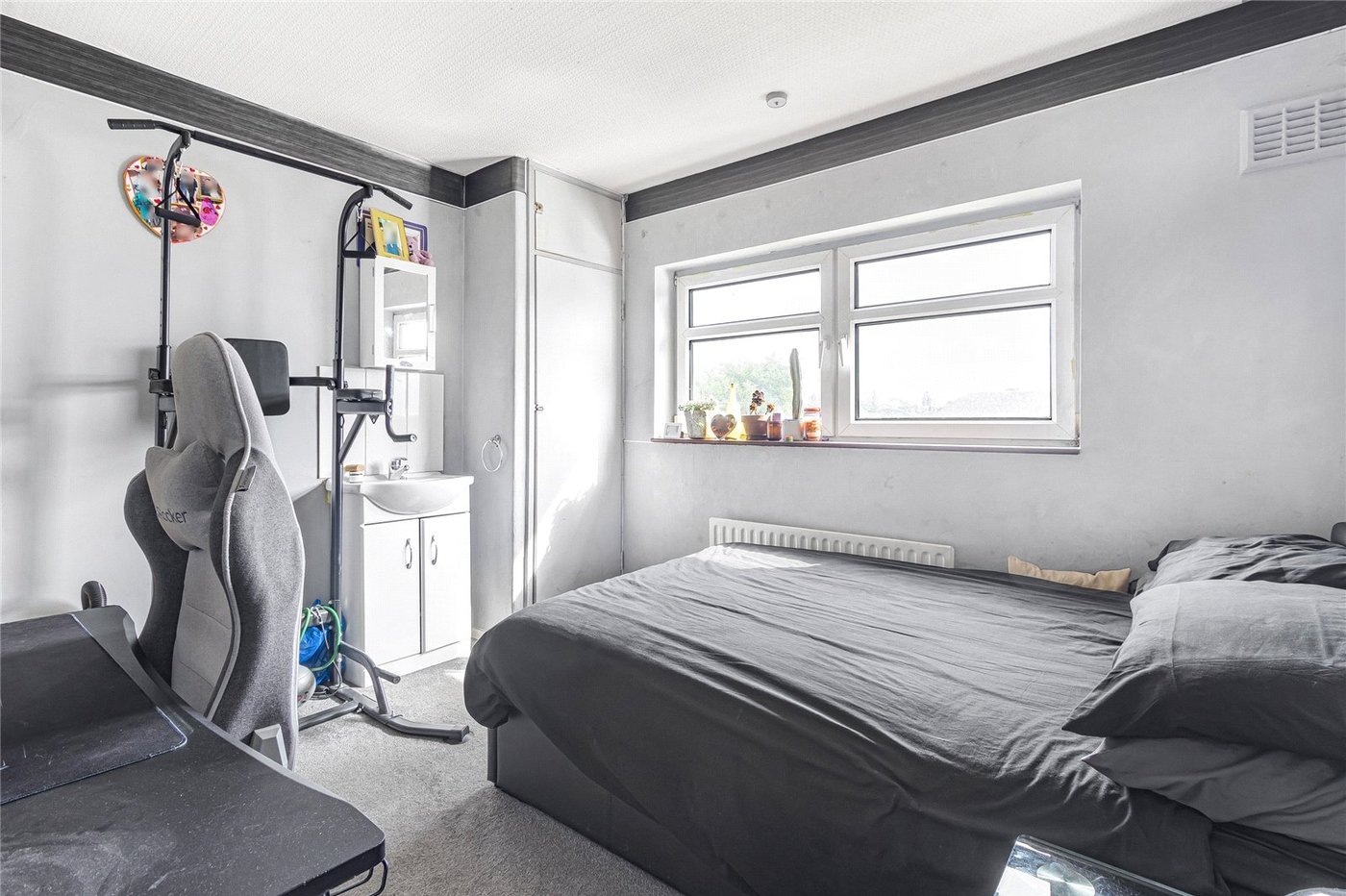 4 bedroom house for sale in Welling | Robinson Jackson