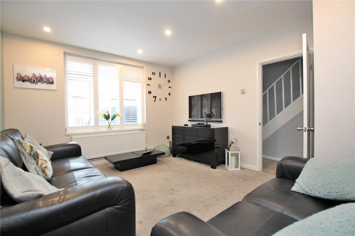 3 bedroom house for sale in London | Robinson Jackson