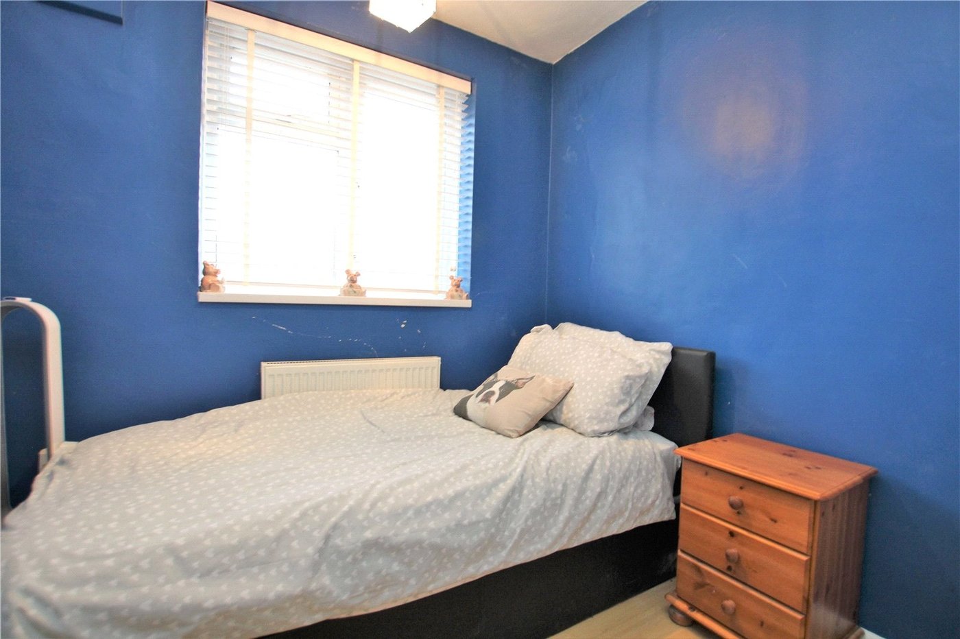 3 bedroom house for sale in London | Robinson Jackson