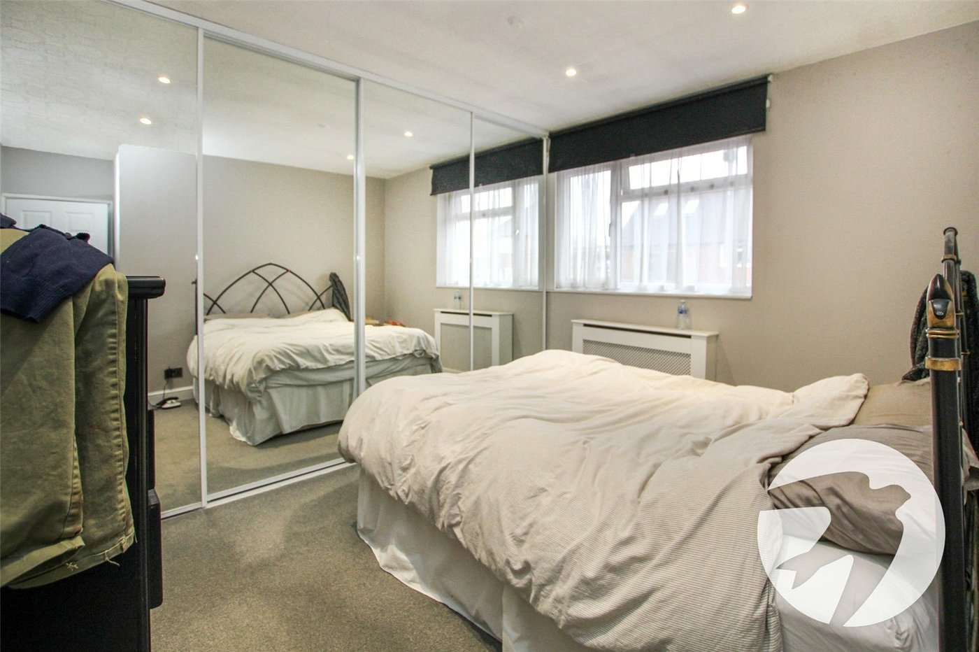 3 bedroom house for sale in London | Robinson Jackson