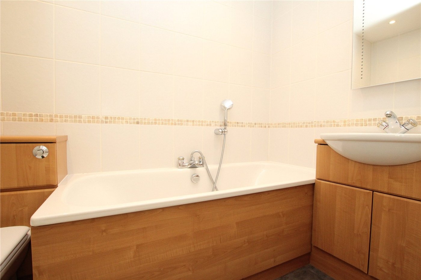 3 bedroom house for sale in Shooters Hill | Robinson Jackson