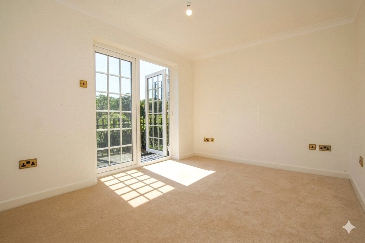 3 bedroom house for sale in Shooters Hill | Robinson Jackson