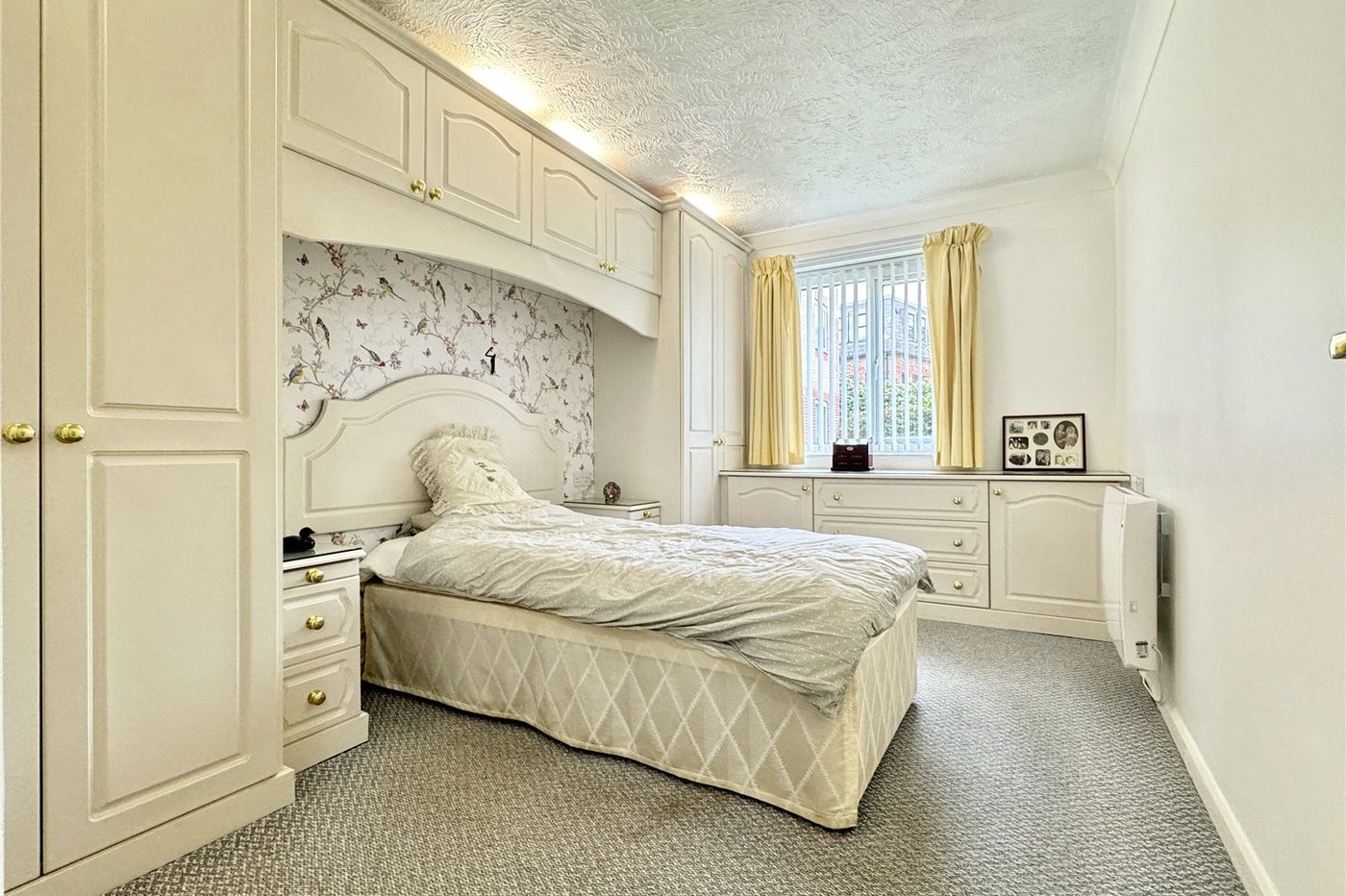 1 bedroom property for sale in Oakleigh Close | Robinson Jackson