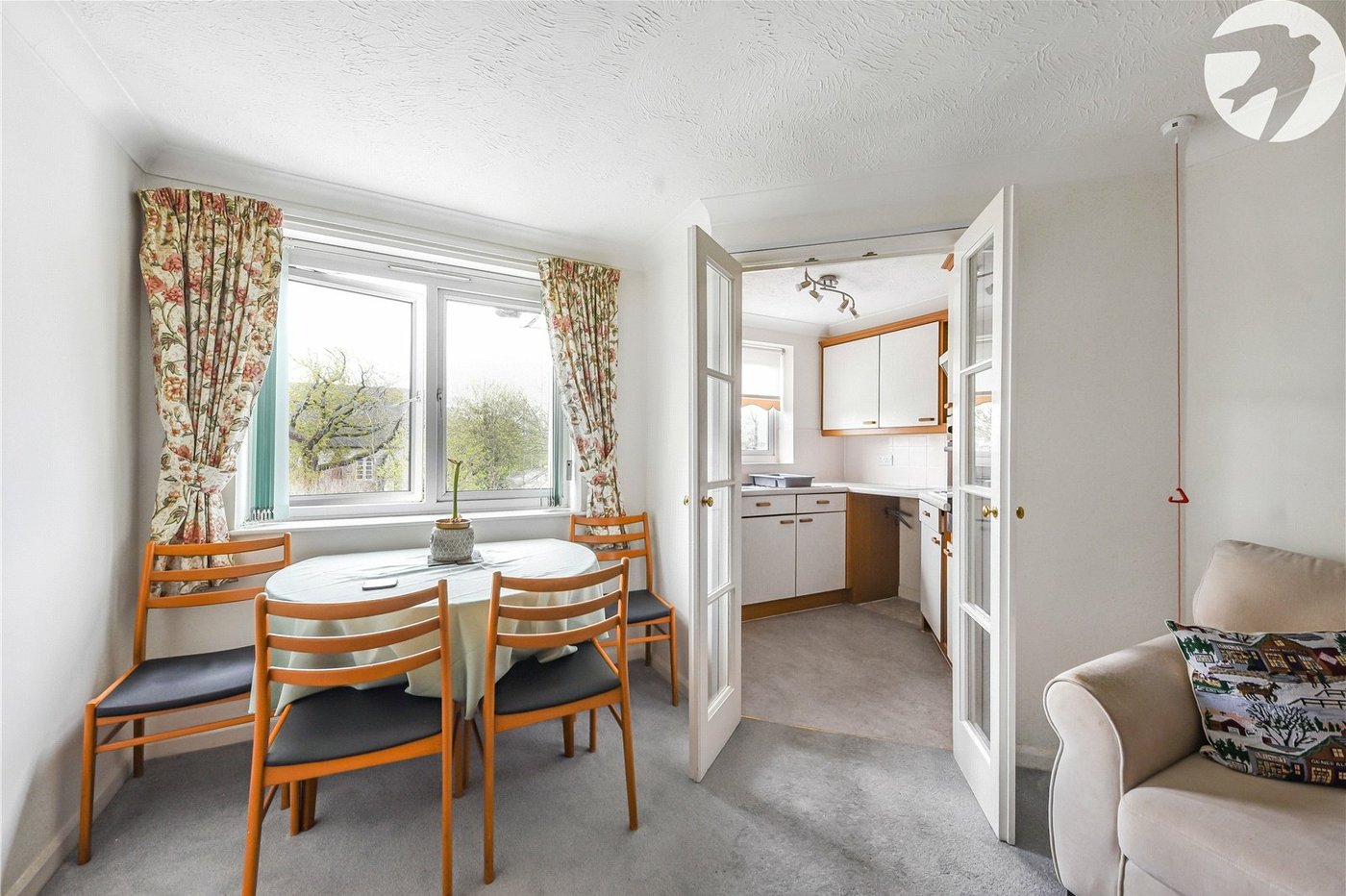 2 bedroom property for sale in Oakleigh Close | Robinson Jackson