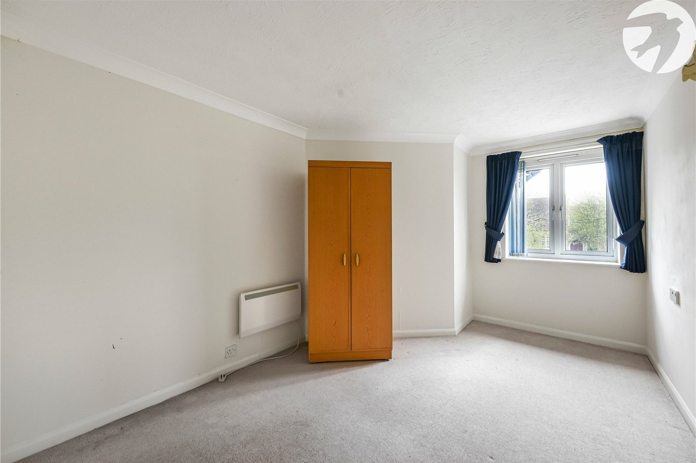 2 bedroom property for sale in Oakleigh Close | Robinson Jackson