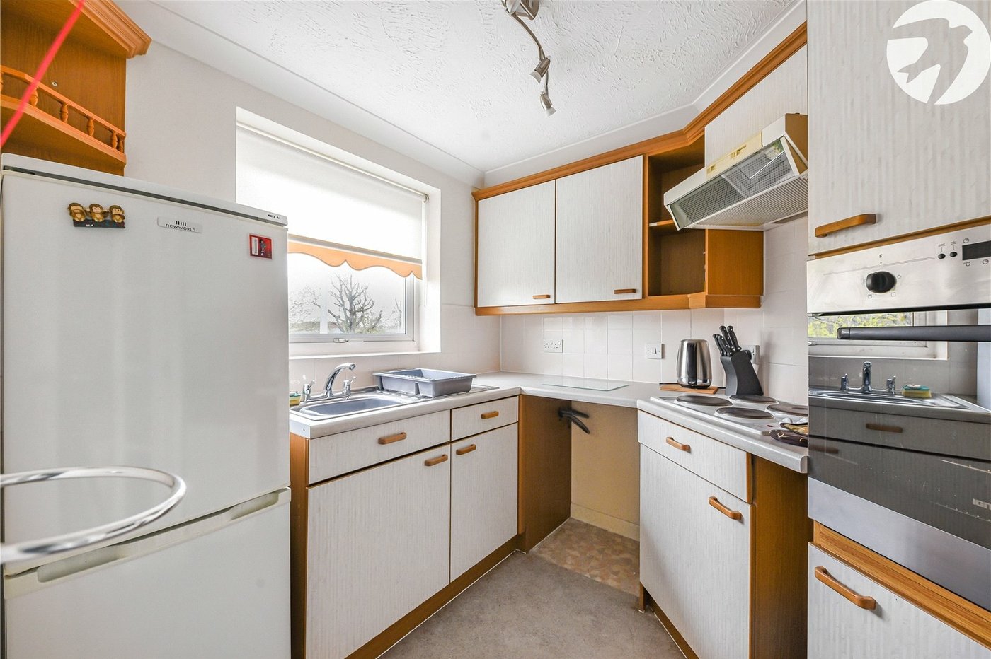 2 bedroom property for sale in Oakleigh Close | Robinson Jackson