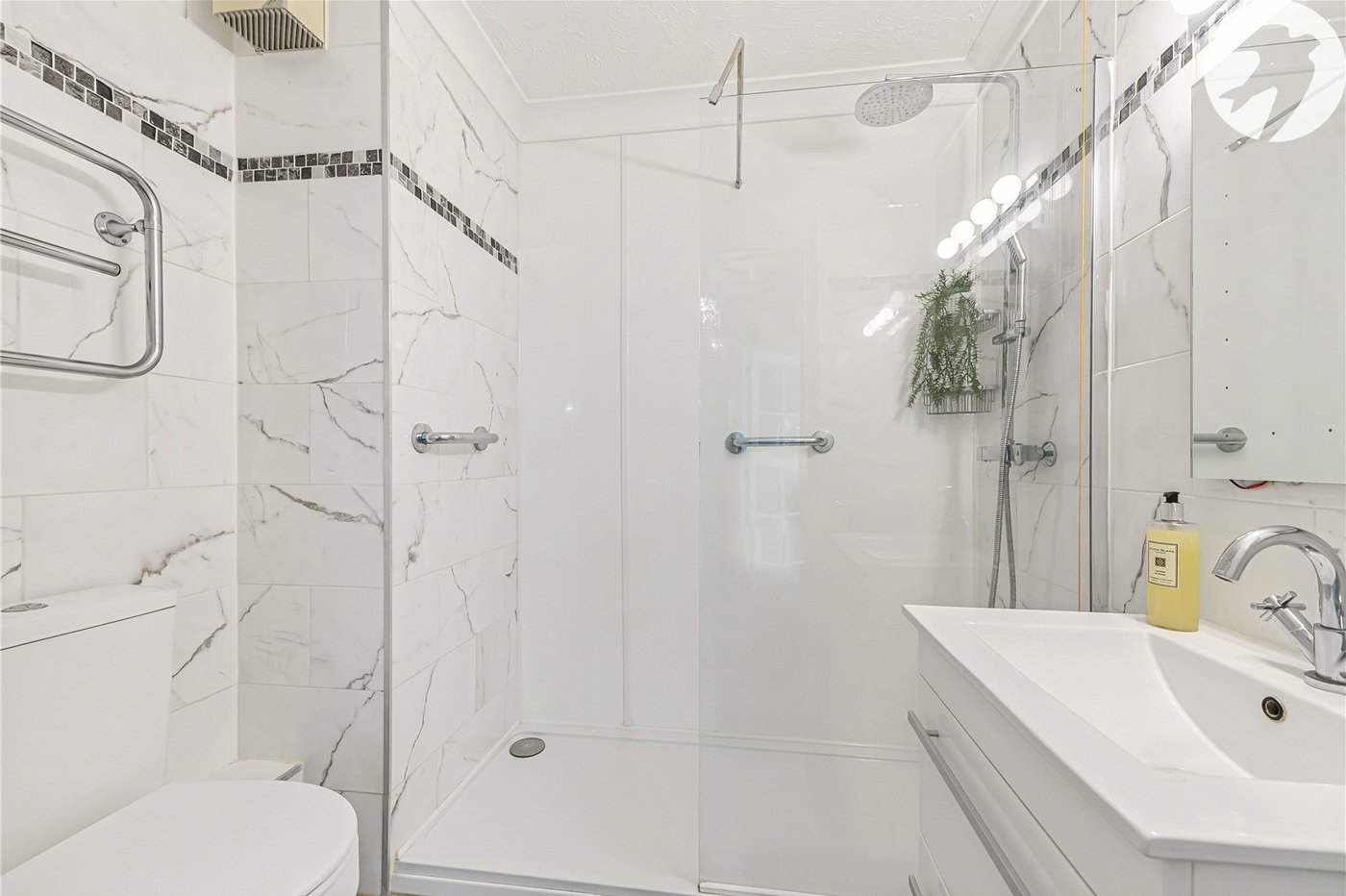 1 bedroom property for sale in Oakleigh Close | Robinson Jackson