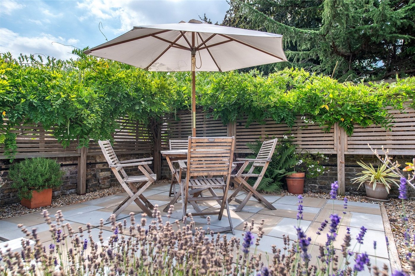 2 bedroom property for sale in Gravesend | Robinson Michael & Jackson