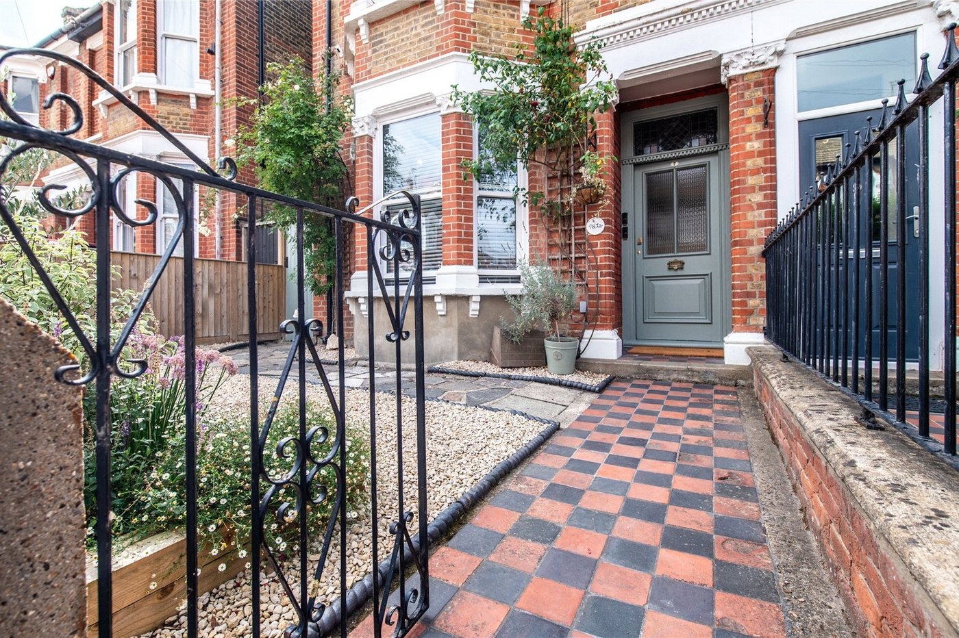 2 bedroom property for sale in Gravesend | Robinson Michael & Jackson