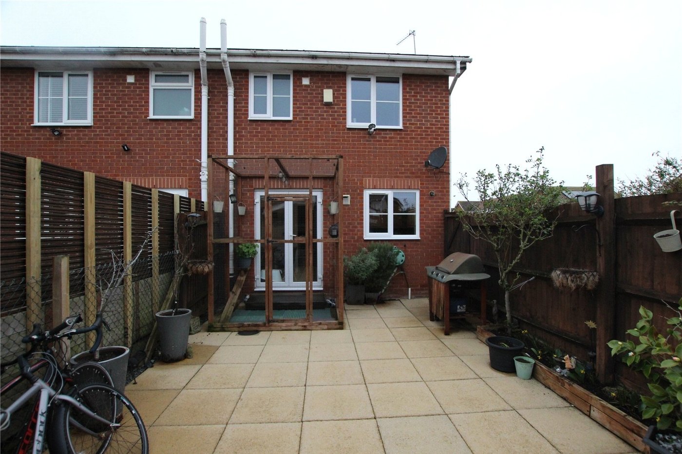 2 bedroom house for sale in West Thamesmead | Robinson Jackson
