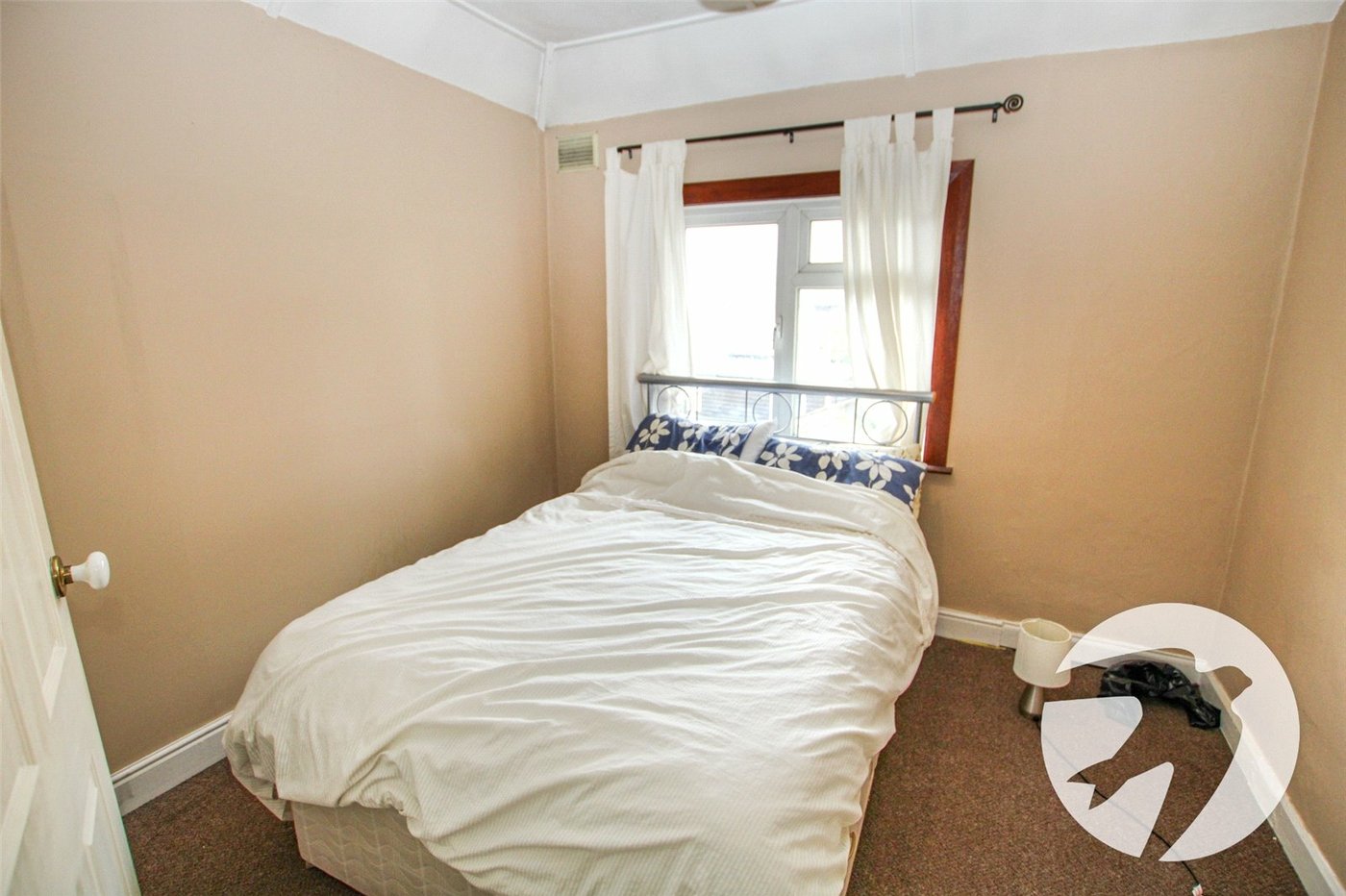 3 bedroom house for sale in London | Robinson Jackson