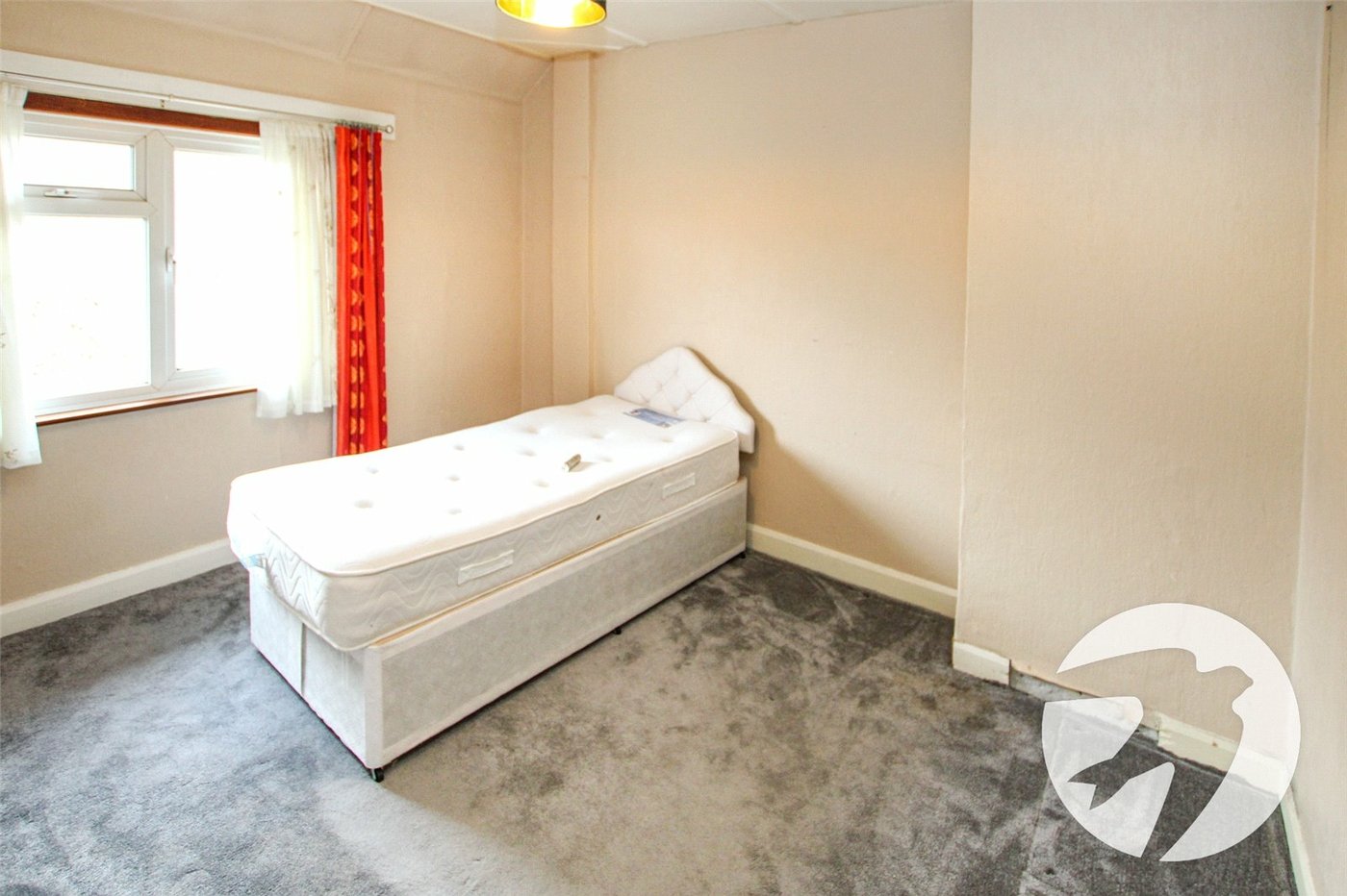 3 bedroom house for sale in London | Robinson Jackson