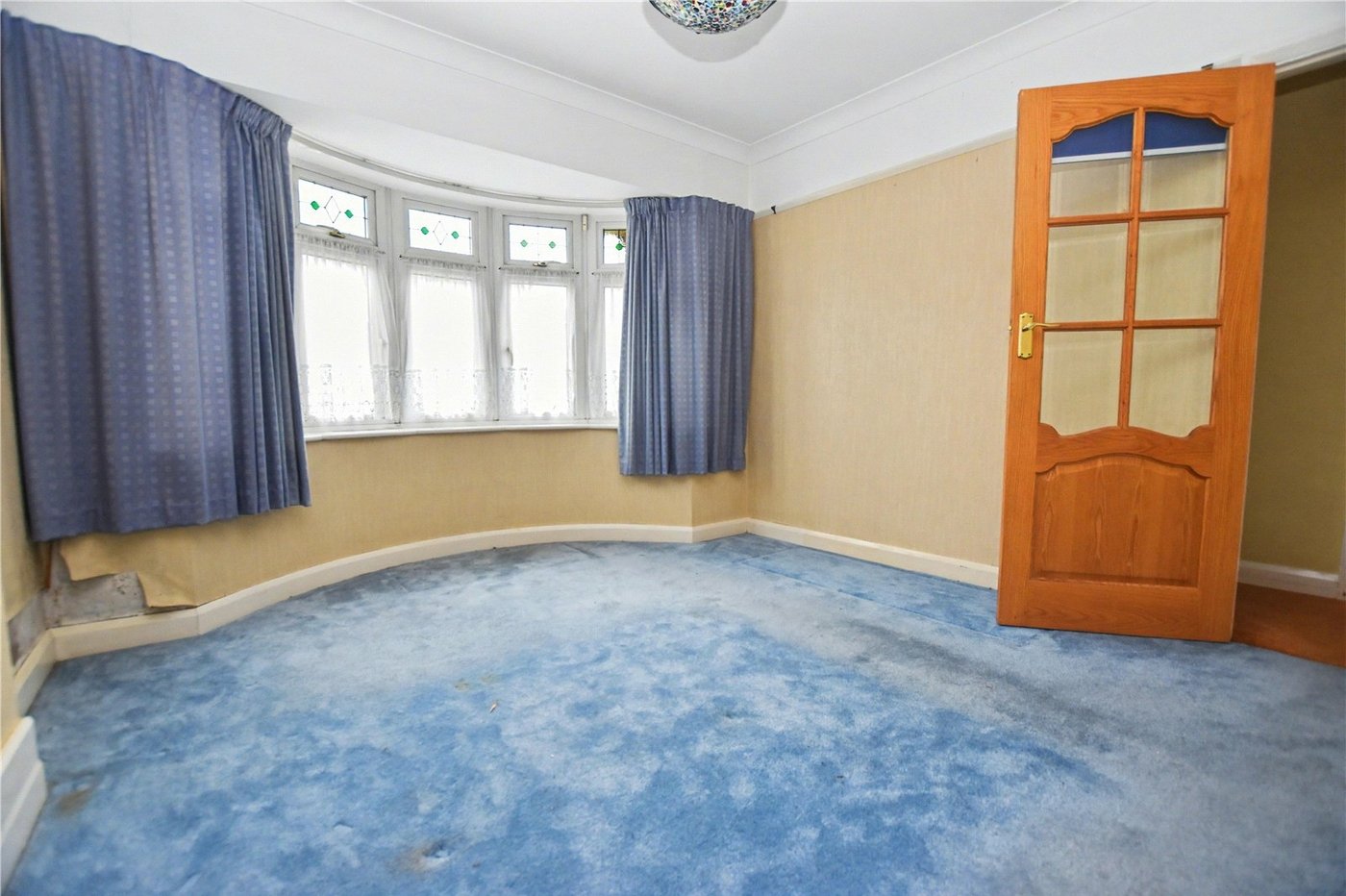 3 bedroom bungalow for sale in Bexleyheath | Robinson Jackson
