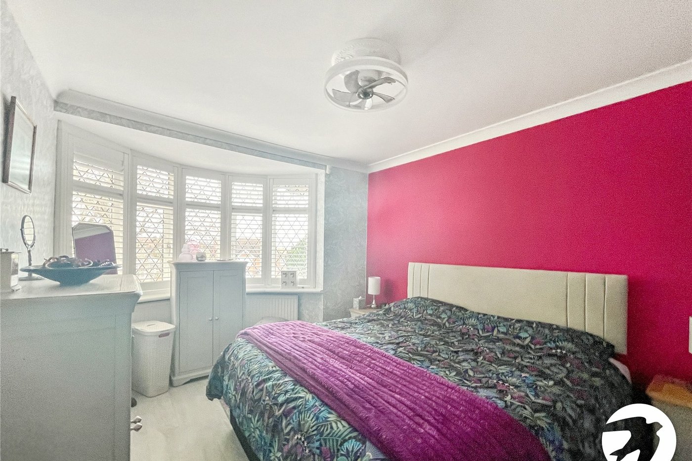 3 bedroom house for sale in Bobbing | Robinson Michael & Jackson