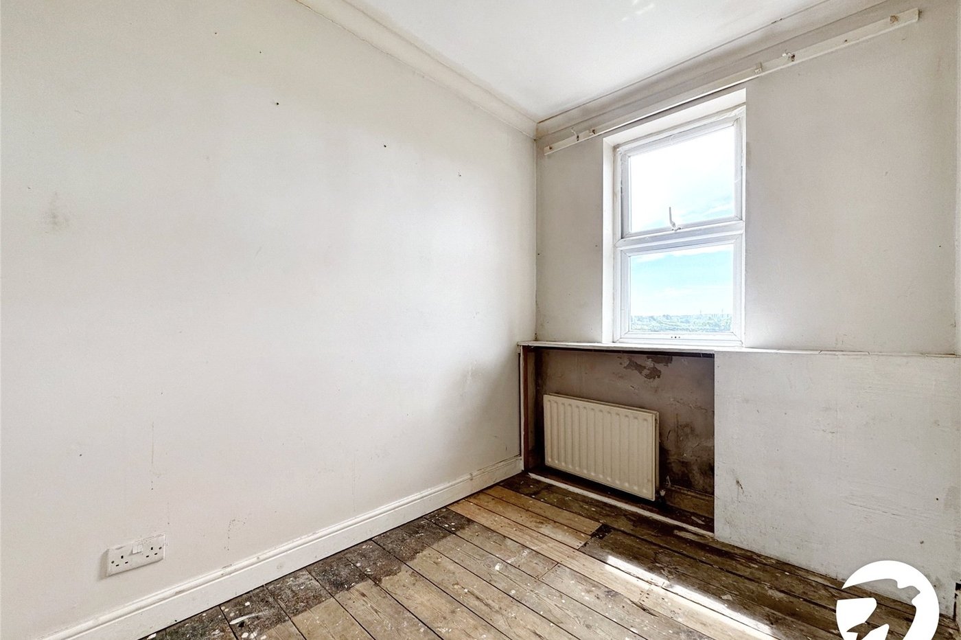 2 bedroom house for sale in Bobbing | Robinson Michael & Jackson