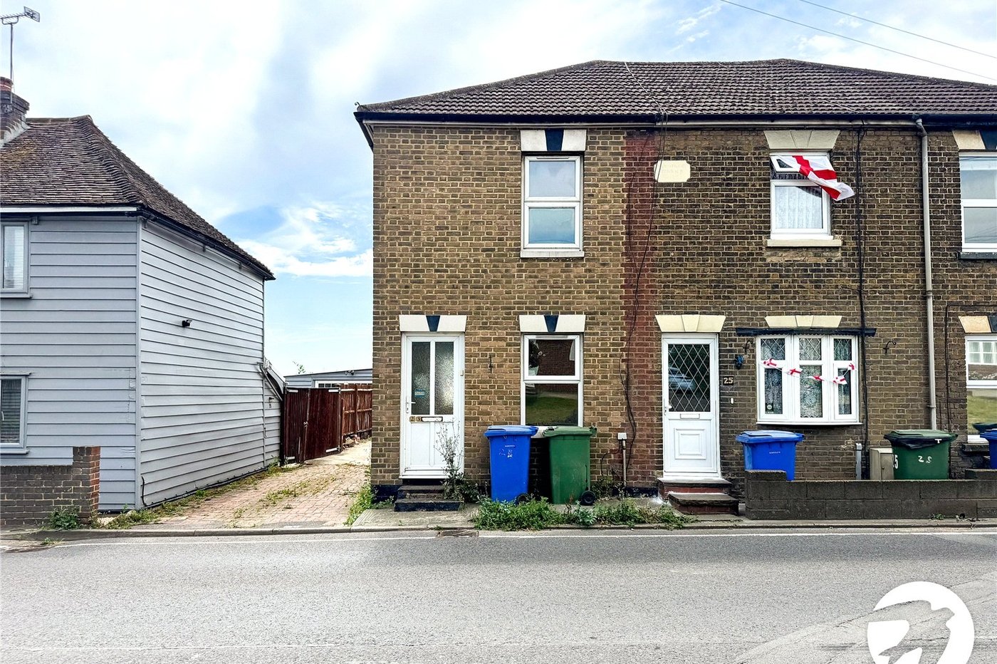 2 bedroom house for sale in Bobbing | Robinson Michael & Jackson
