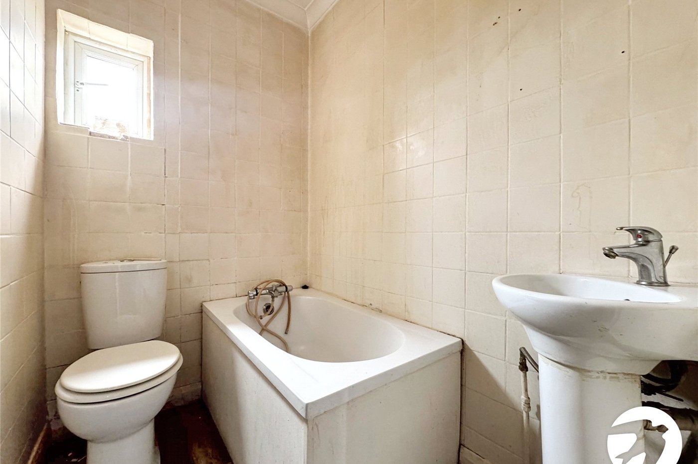2 bedroom house for sale in Bobbing | Robinson Michael & Jackson