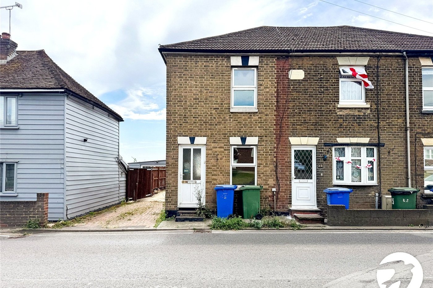 2 bedroom house for sale in Bobbing | Robinson Michael & Jackson