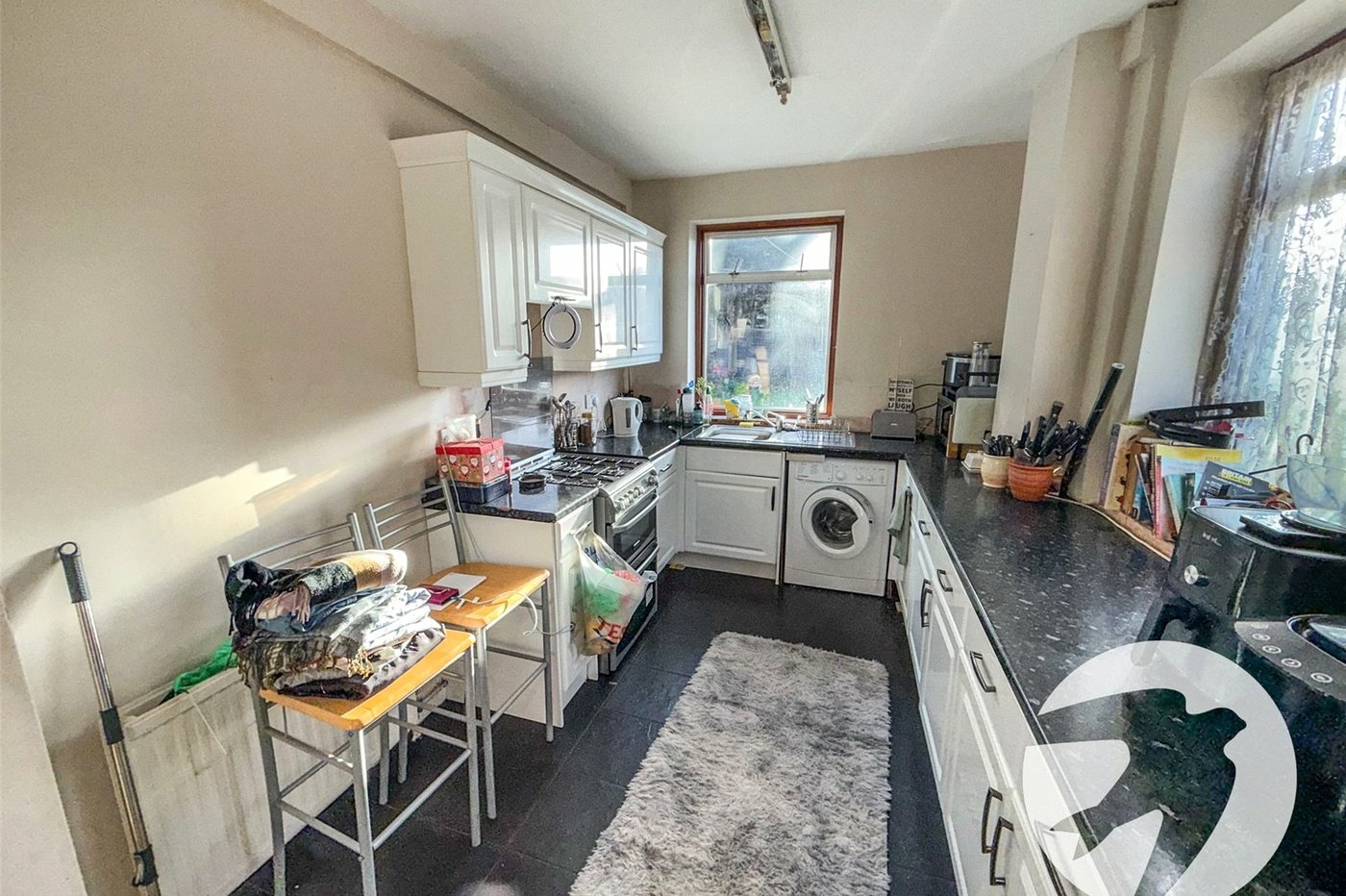 3 bedroom house for sale in London | Robinson Jackson