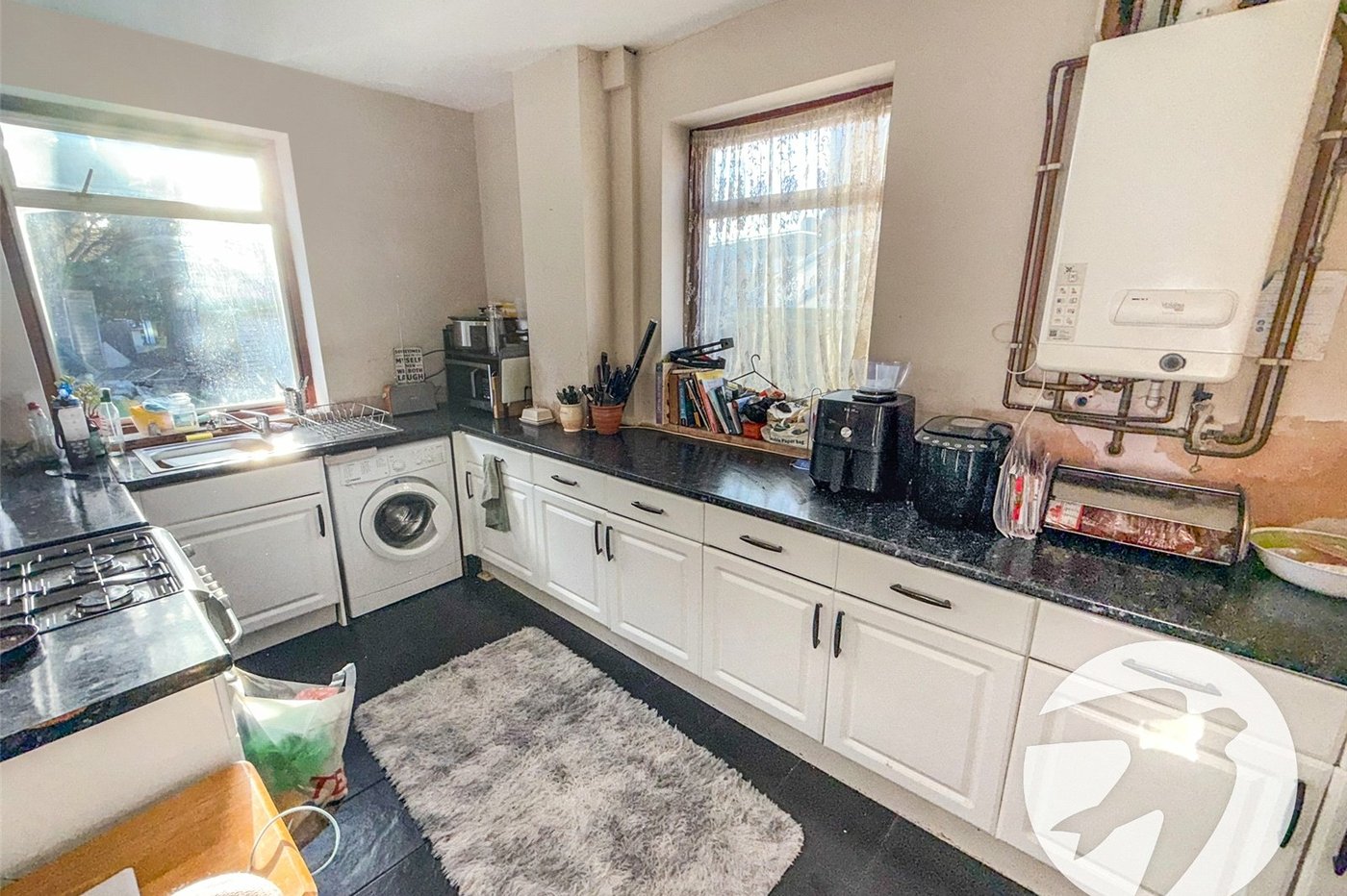 3 bedroom house for sale in London | Robinson Jackson