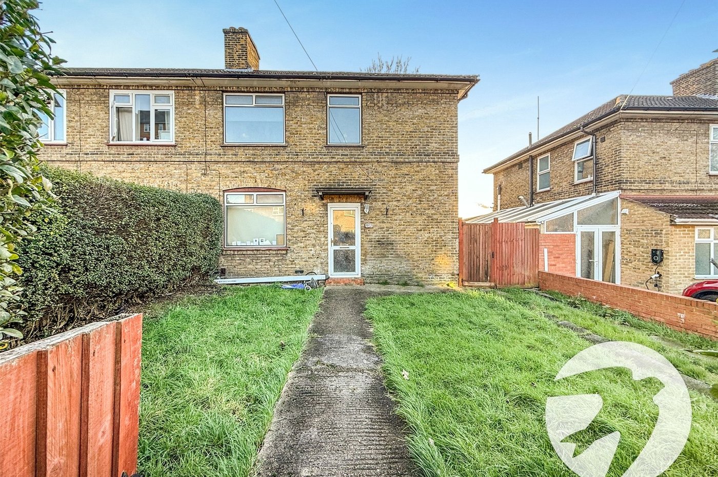 3 bedroom house for sale in London | Robinson Jackson