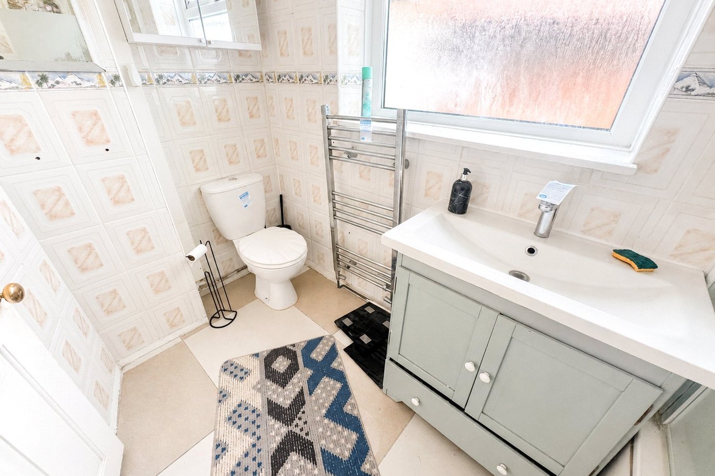 3 bedroom house for sale in London | Robinson Jackson