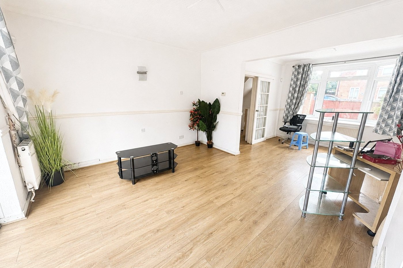 3 bedroom house for sale in London | Robinson Jackson