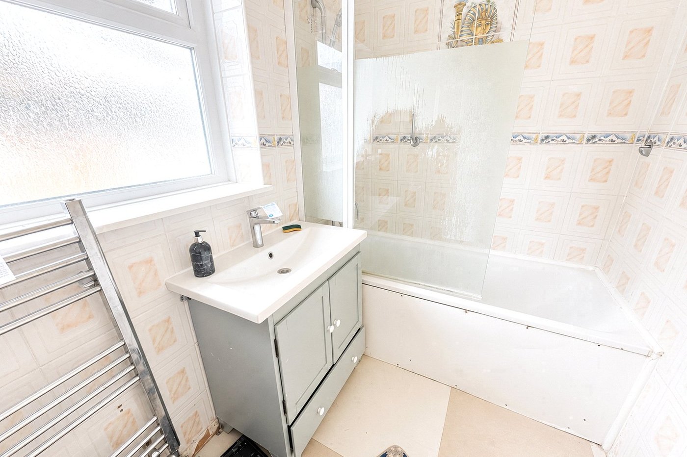 3 bedroom house for sale in London | Robinson Jackson
