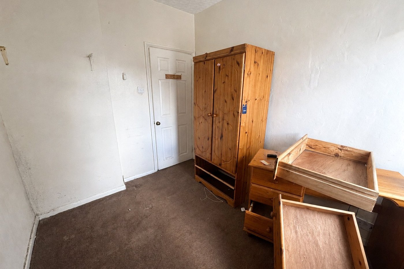 3 bedroom house for sale in London | Robinson Jackson