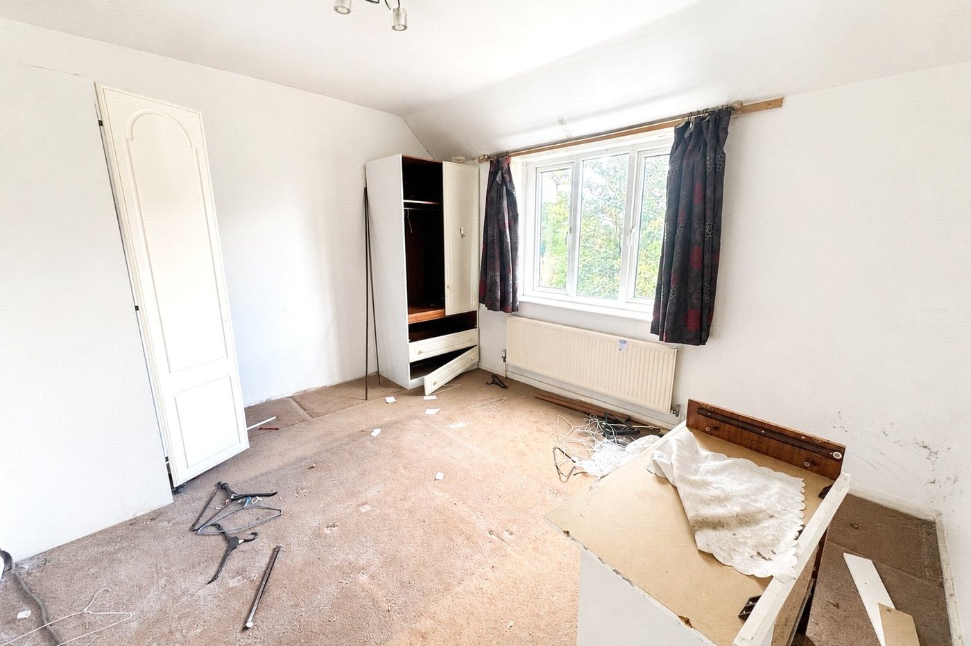 3 bedroom house for sale in London | Robinson Jackson