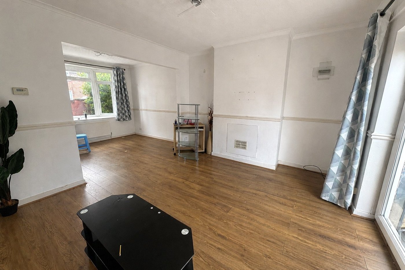 3 bedroom house for sale in London | Robinson Jackson