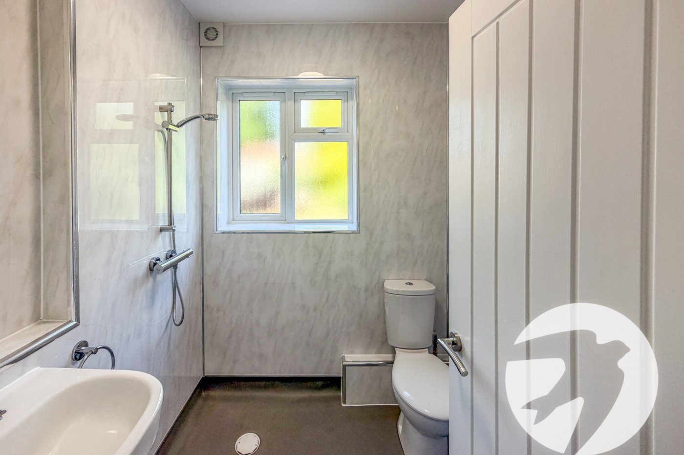 2 bedroom property for sale in London | Robinson Jackson