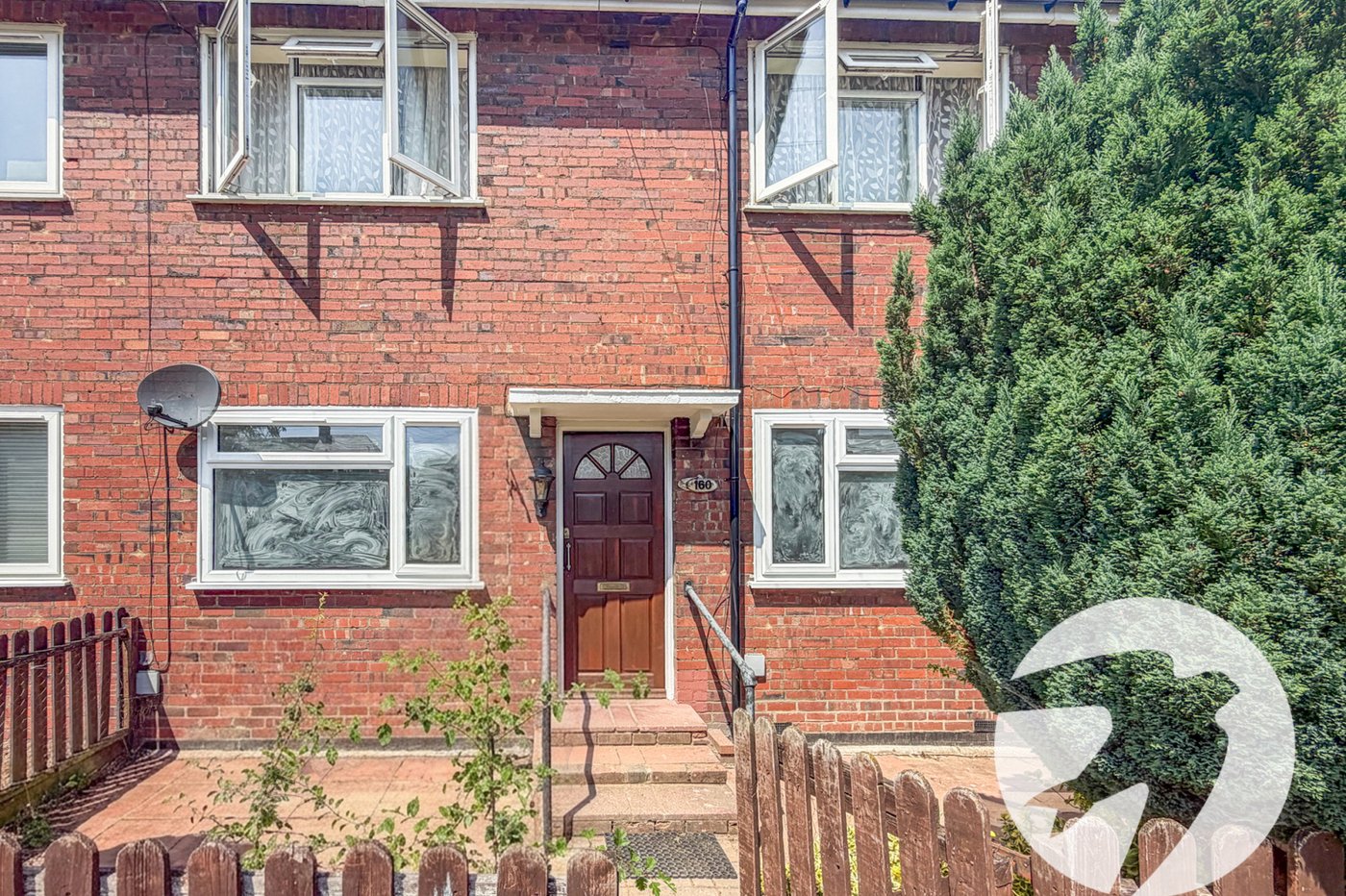 2 bedroom property for sale in London | Robinson Jackson