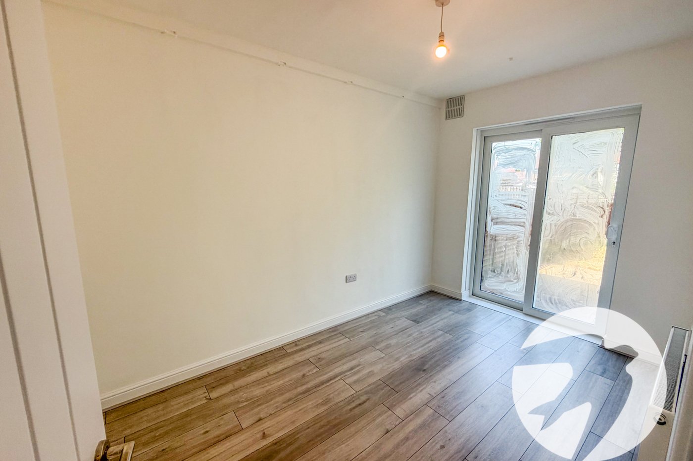 2 bedroom property for sale in London | Robinson Jackson